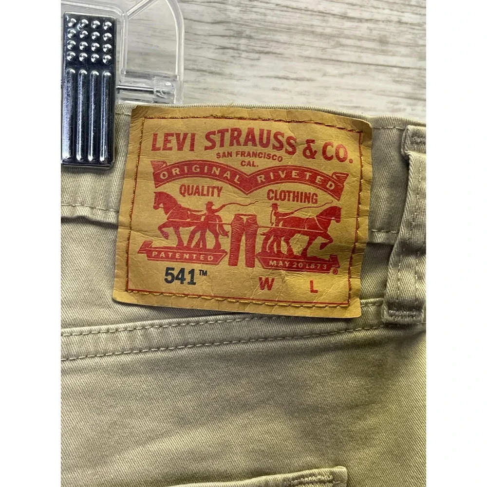 Levi's Pants Mens 40x36 Beige 541 Athletic Taper Chino Stretch Casual Office‎
